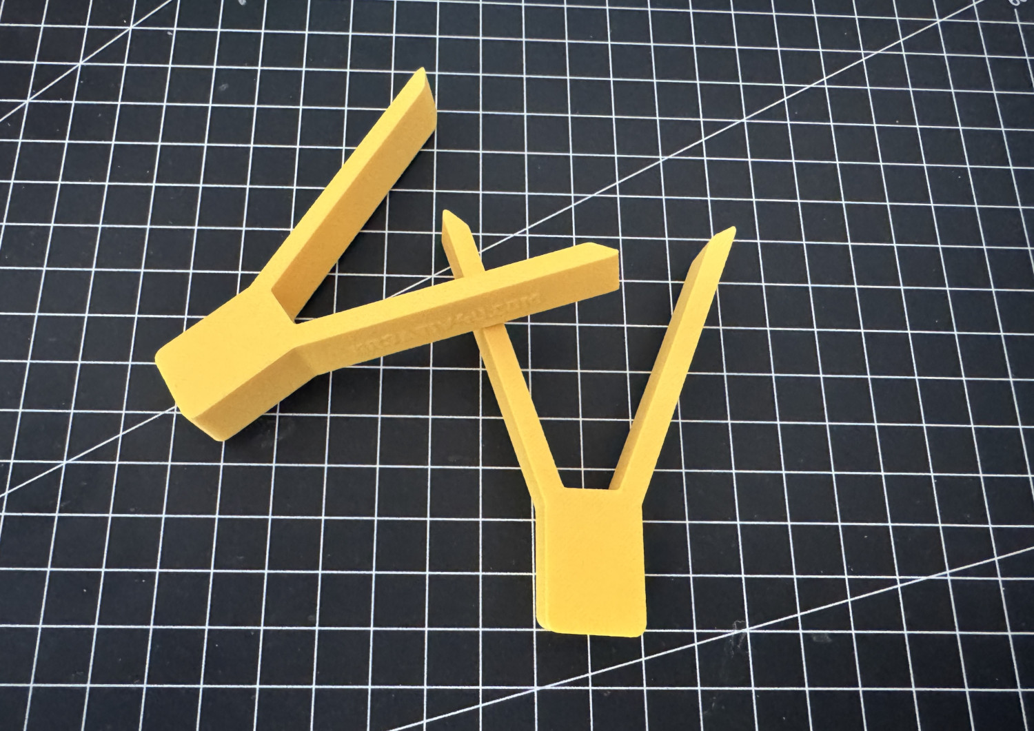 Geocaching: Angelhaken Y - Berge-/Verstecktool für Biltemacaches Foto 2